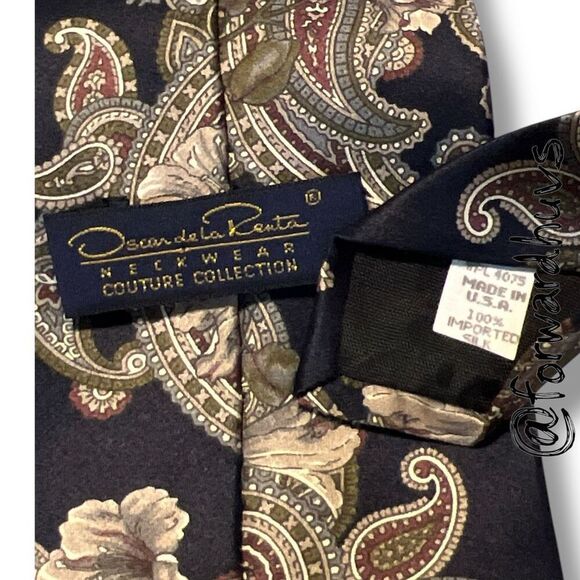 Oscar de la Renta Couture Silk Necktie – Dark Blue Paisley with Lily Flowers - Picture 5 of 9